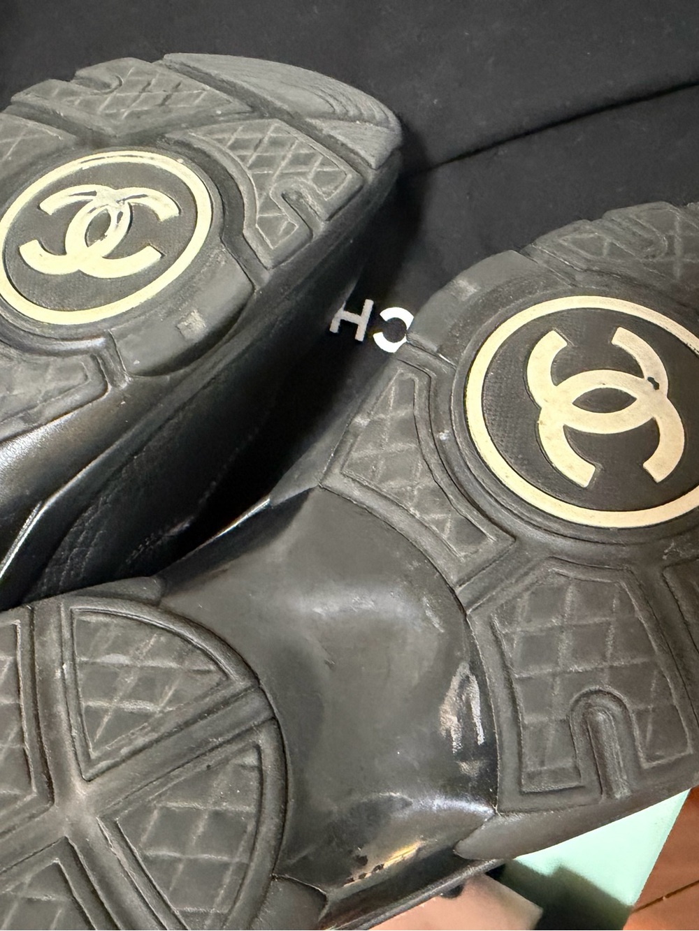 CHANEL Black White Sneakers - Picture 5 of 6